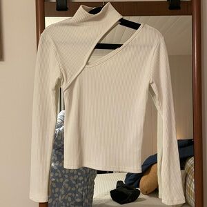 🛍️x 3 for $35 or 🛍️x4 for $50 Oak + Fort White Ribbed Top